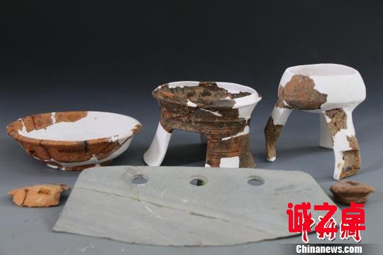 圖為呂蒙崗遺址出土的器物組合。(江西省文物考古研究院 供圖)